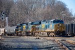 Q424 passes its counterpart Q425 as it enters West Springfield Yard